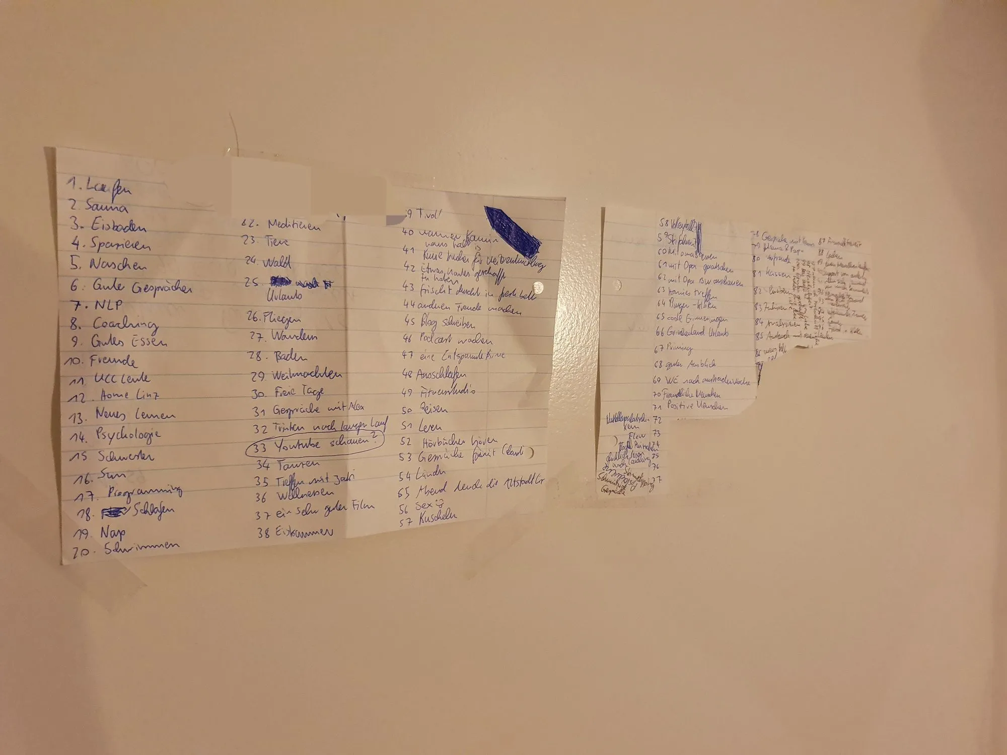 Handwritten list of 100 things that make me happy